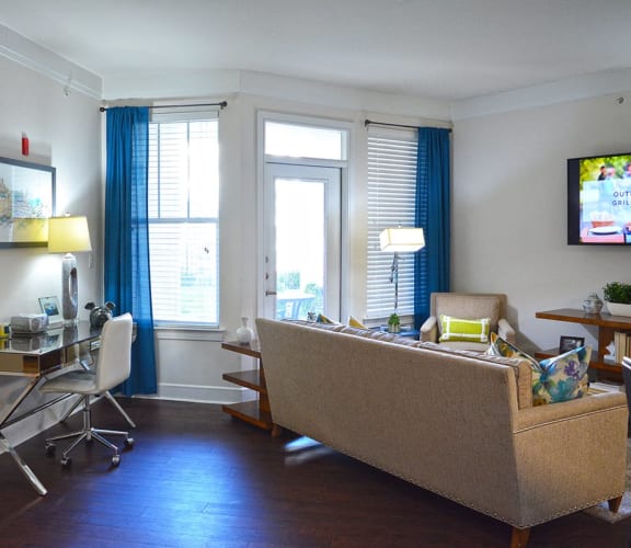 Apartments in University City, MO Vanguard Crossing